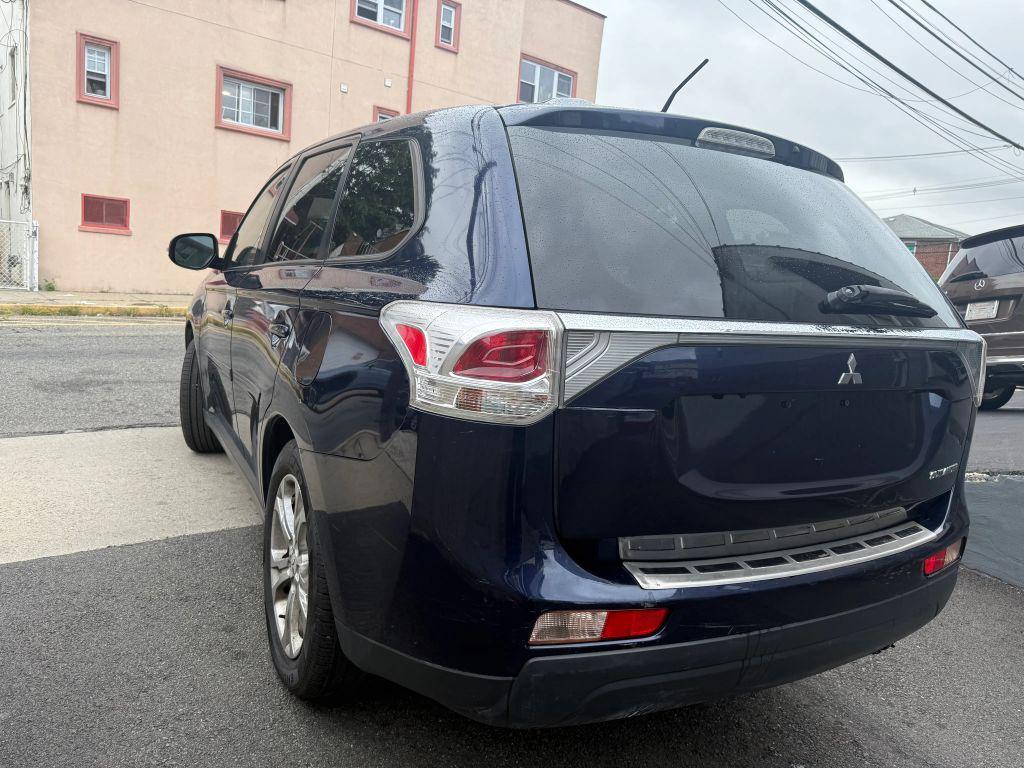 used 2014 Mitsubishi Outlander car, priced at $4,495