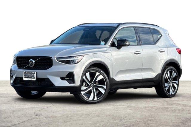 used 2025 Volvo XC40 car, priced at $35,700