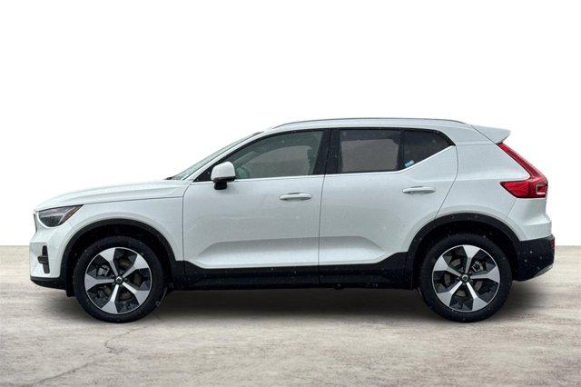 new 2025 Volvo XC40 car, priced at $43,924