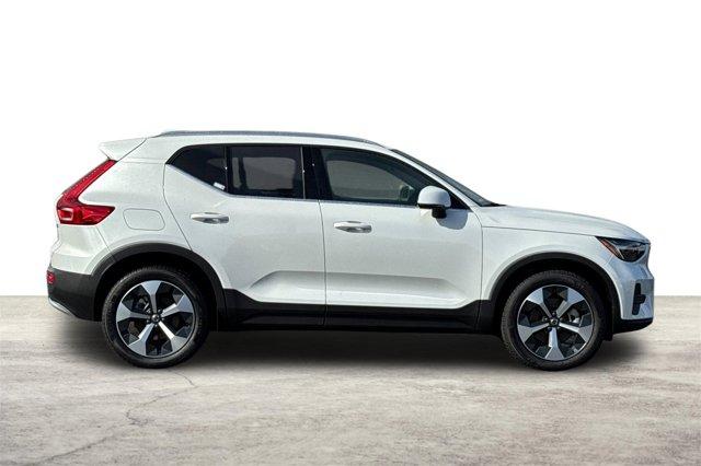 new 2025 Volvo XC40 car, priced at $41,795