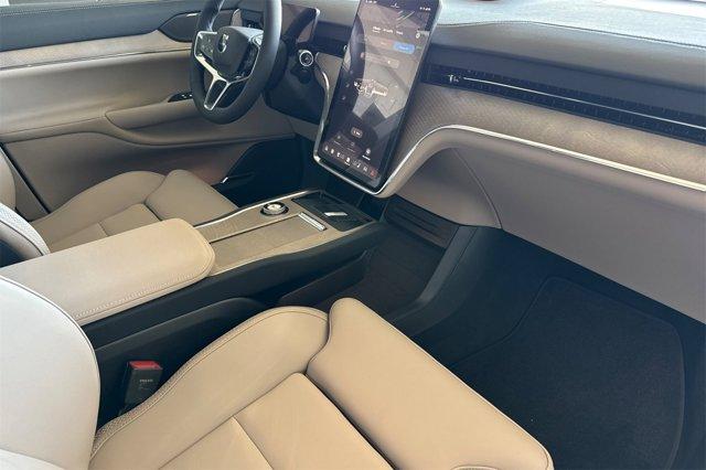 new 2025 Volvo EX90 car, priced at $82,640