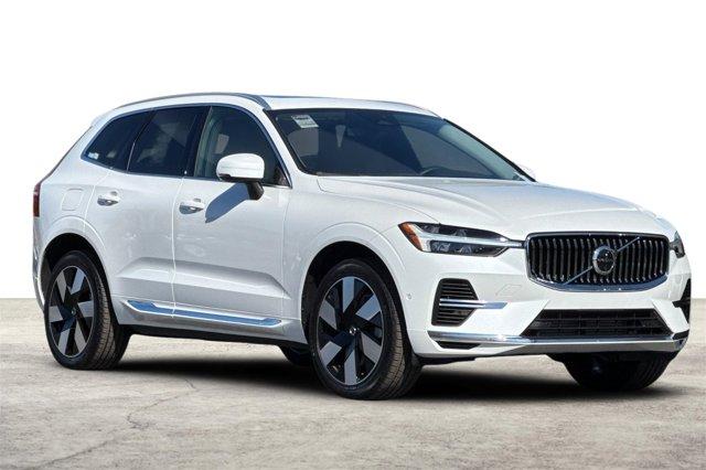 used 2023 Volvo XC60 Recharge Plug-In Hybrid car, priced at $42,000