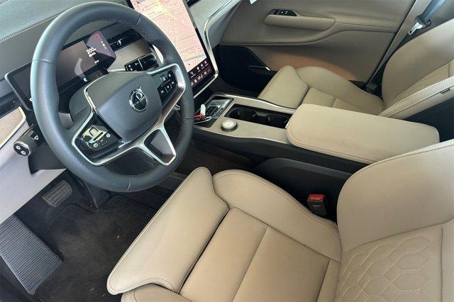 new 2025 Volvo EX90 car, priced at $92,620