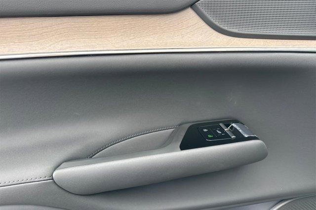 new 2025 Volvo EX90 car, priced at $88,045