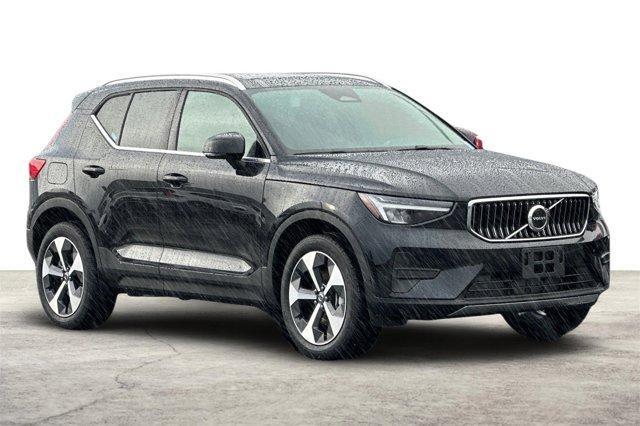 new 2025 Volvo XC40 car, priced at $43,941