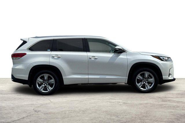 used 2019 Toyota Highlander car, priced at $31,000