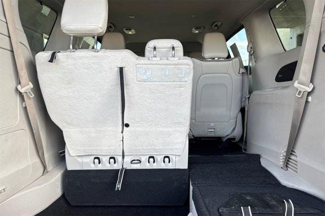 used 2018 Chrysler Pacifica Hybrid car, priced at $19,543
