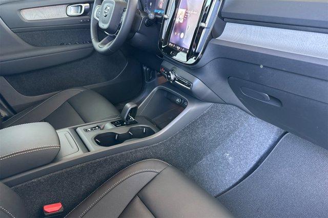 new 2025 Volvo XC40 car, priced at $42,765