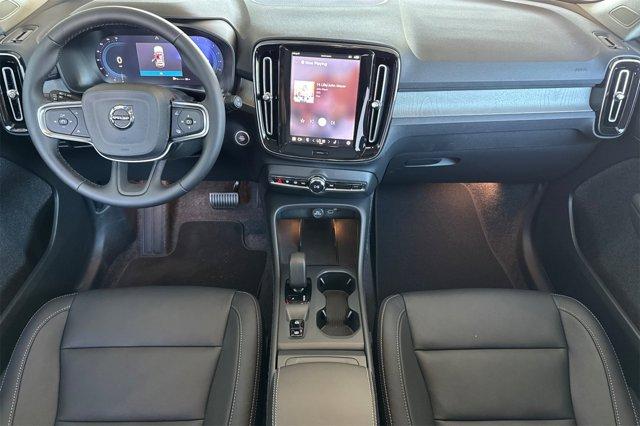 new 2025 Volvo XC40 car, priced at $42,765