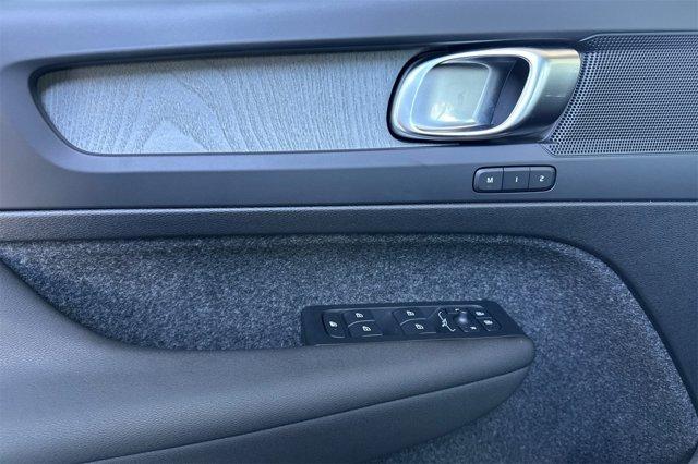 new 2025 Volvo XC40 car, priced at $42,765