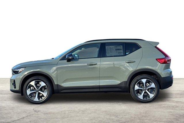 new 2025 Volvo XC40 car, priced at $46,149