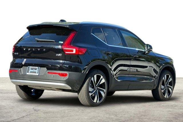 new 2024 Volvo XC40 car, priced at $43,000