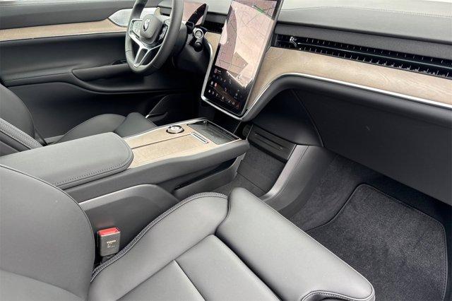 new 2025 Volvo EX90 car, priced at $86,145