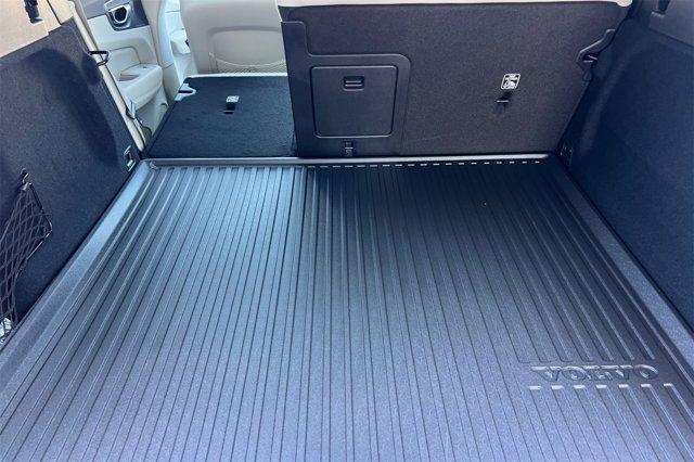 new 2025 Volvo XC60 car, priced at $58,973