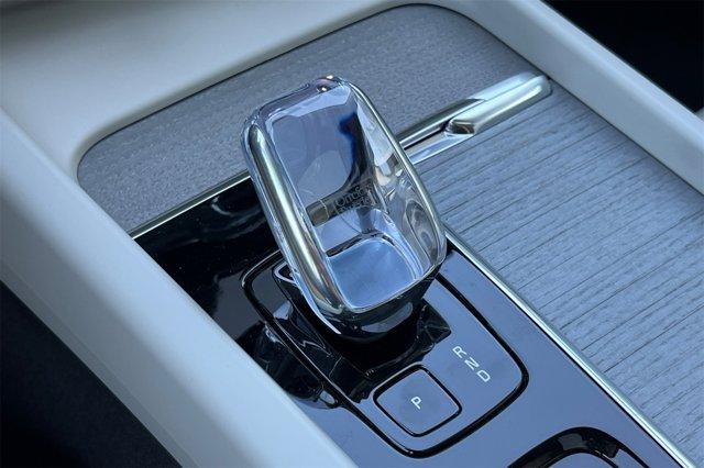 new 2025 Volvo XC60 car, priced at $58,973