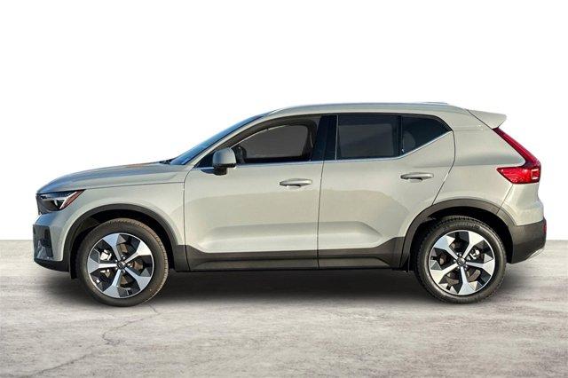 new 2025 Volvo XC40 car, priced at $45,632