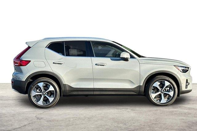 new 2025 Volvo XC40 car, priced at $45,632