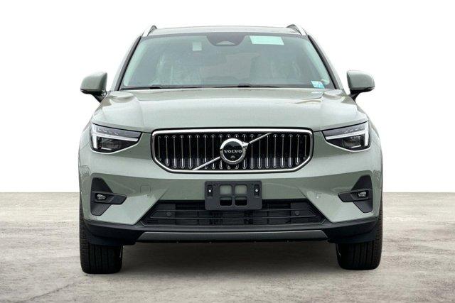 new 2025 Volvo XC40 car, priced at $52,000