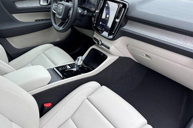 new 2025 Volvo XC40 car, priced at $47,565
