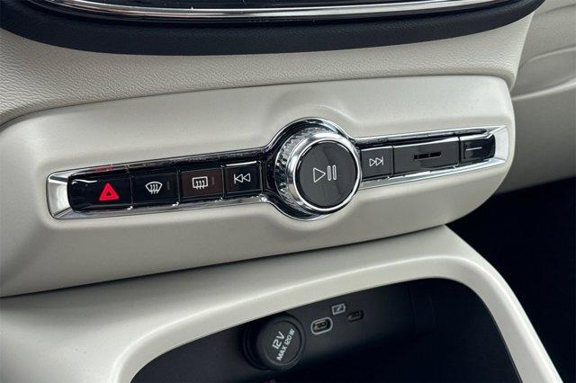 new 2025 Volvo XC40 car, priced at $47,565