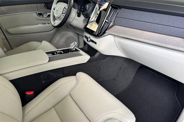 new 2025 Volvo XC90 Plug-In Hybrid car, priced at $78,405