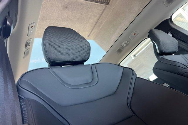 new 2025 Volvo EX90 car, priced at $94,820