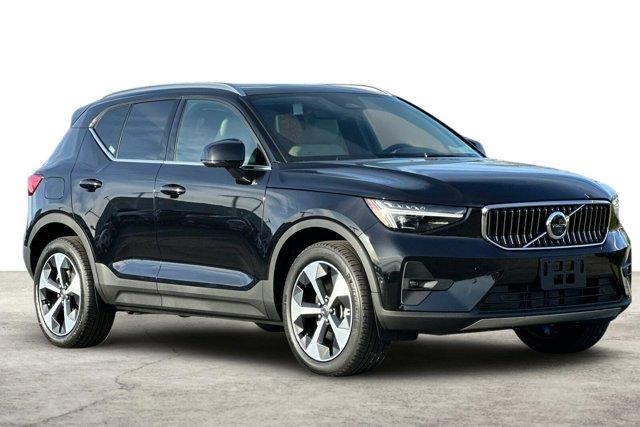 new 2025 Volvo XC40 car, priced at $46,132