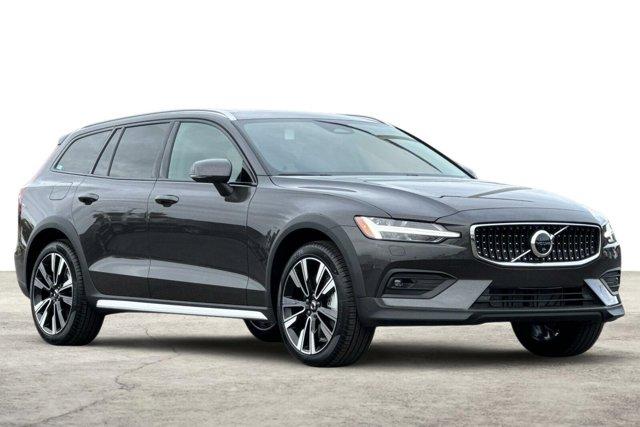 new 2025 Volvo V60 Cross Country car, priced at $58,985