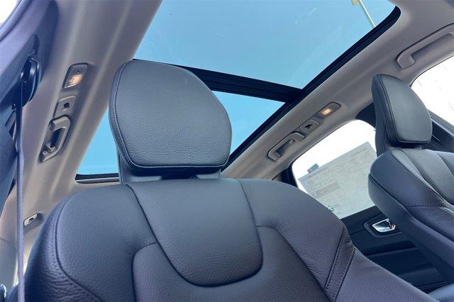 new 2025 Volvo XC60 car, priced at $51,360
