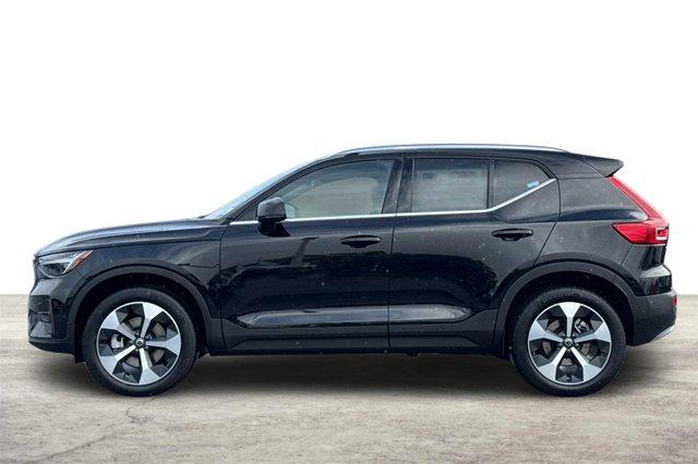 new 2025 Volvo XC40 car, priced at $45,632