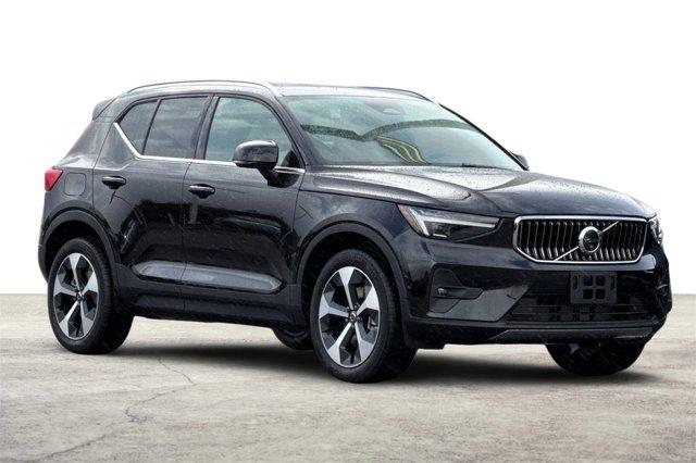 new 2025 Volvo XC40 car, priced at $46,132