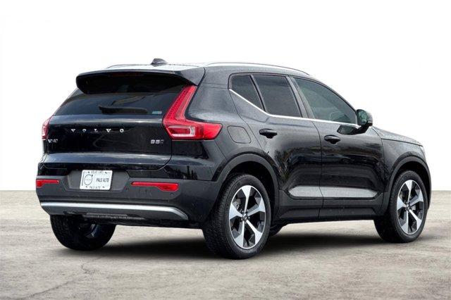 new 2025 Volvo XC40 car, priced at $45,632