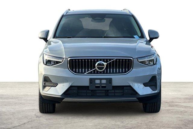 new 2025 Volvo XC40 car, priced at $43,632