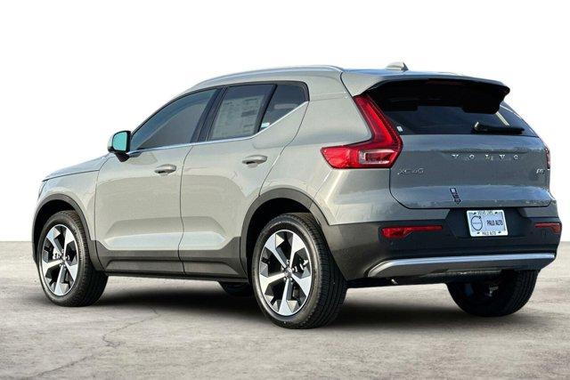 new 2025 Volvo XC40 car, priced at $44,132