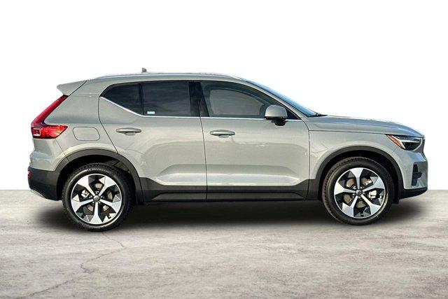 new 2025 Volvo XC40 car, priced at $44,132