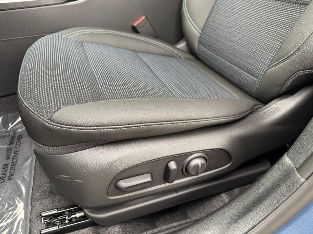 new 2025 Buick Envista car, priced at $27,320