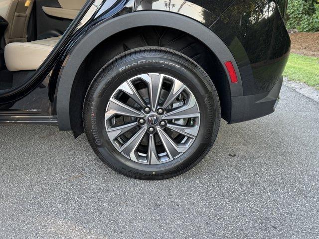 new 2025 Buick Envision car, priced at $39,740