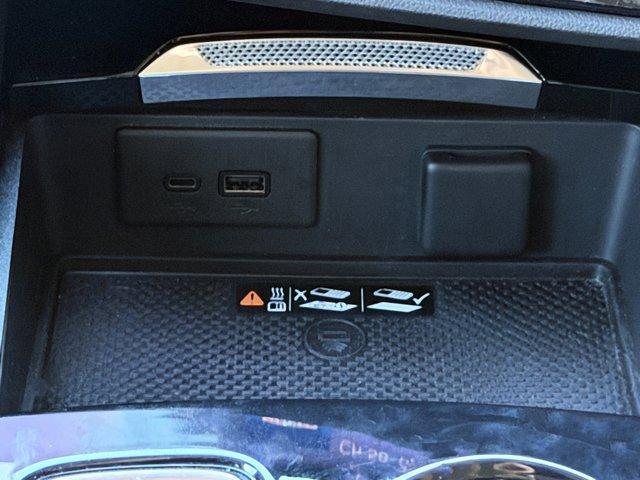 used 2025 Buick Envision car, priced at $33,800