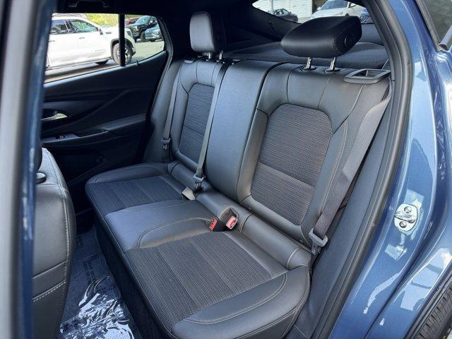 new 2025 Buick Envista car, priced at $27,320
