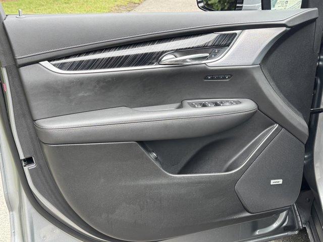 used 2025 Cadillac XT6 car, priced at $46,990