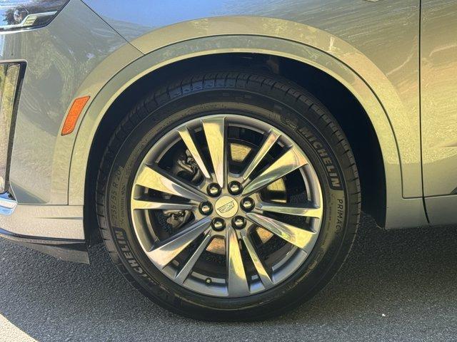 used 2025 Cadillac XT6 car, priced at $46,990