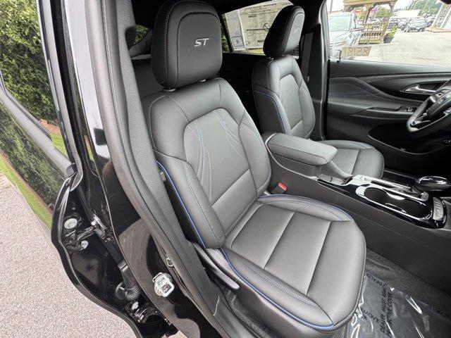 new 2025 Buick Envista car, priced at $28,620
