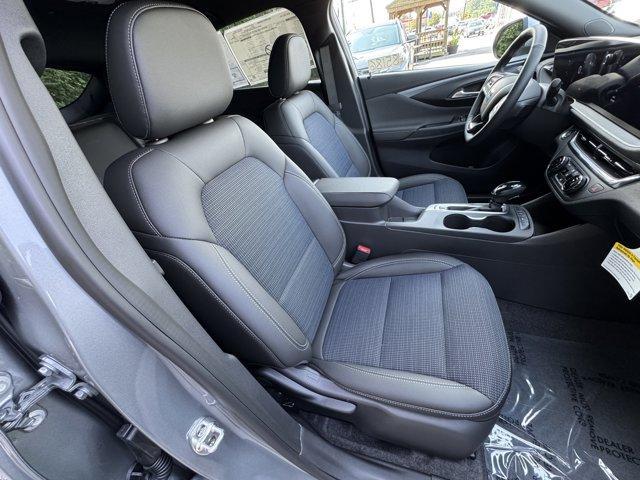 new 2025 Buick Envista car, priced at $26,725