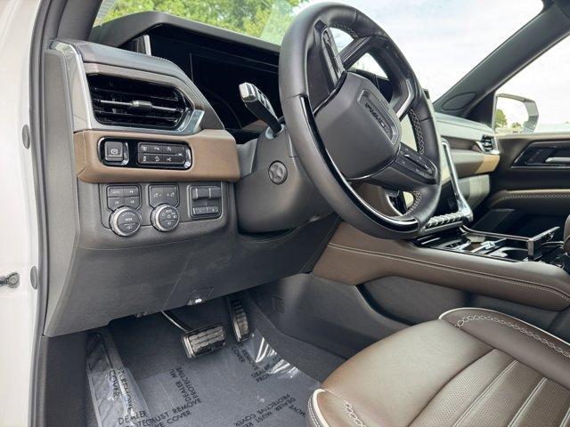 used 2025 GMC Yukon car, priced at $99,900