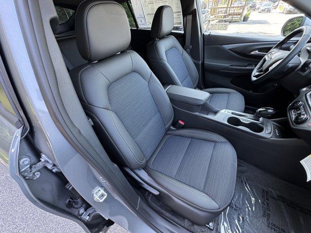 new 2025 Buick Envista car, priced at $27,320