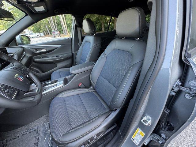 new 2025 Buick Envista car, priced at $27,320