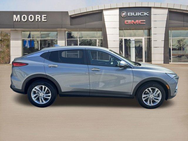 new 2025 Buick Envista car, priced at $27,320