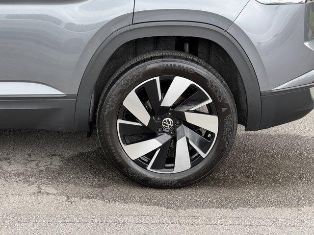 used 2024 Volkswagen Atlas Cross Sport car, priced at $34,900
