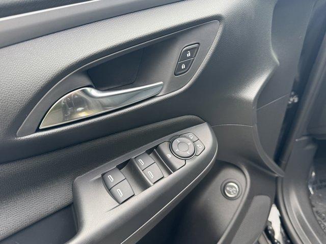 new 2025 Buick Envista car, priced at $27,320