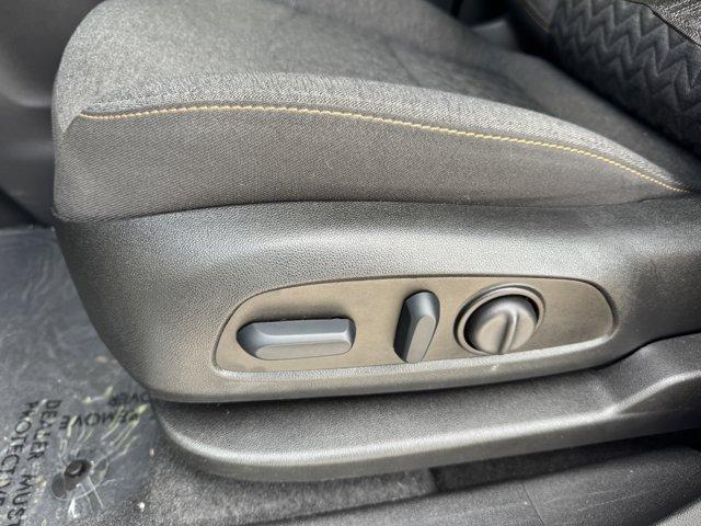 used 2023 Chevrolet Equinox car, priced at $25,300